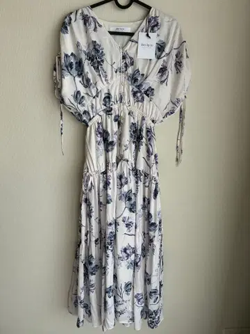 Her lip to Full Of Love Long Dress