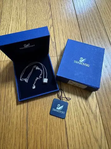 SWAROVSKI 목걸이 큐브