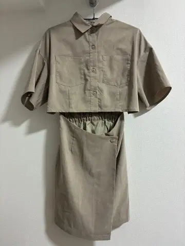 숏 기장 셔츠 랩스커트 셋업 베이지