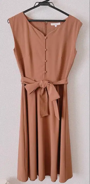 PROPORTION BODY DRESSING 베이지 깔끔한 원피스