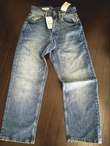 [ 선착순 ] ZARA 배기 핏 청바지 미사용 4300엔에 판매합니다