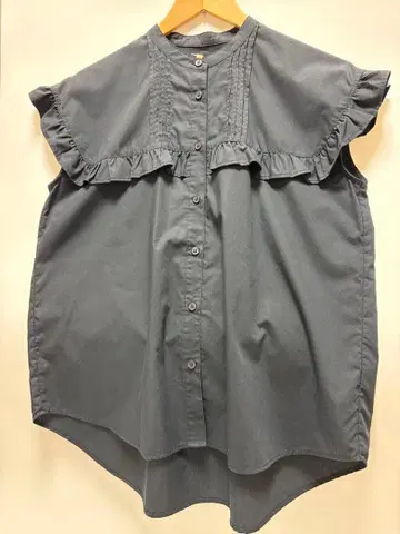 프릴 디자인 반팔 블라우스 블랙