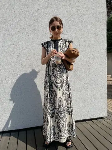 Ameri DAMASK EMBROIDERY LINEN DRESS M 사이즈