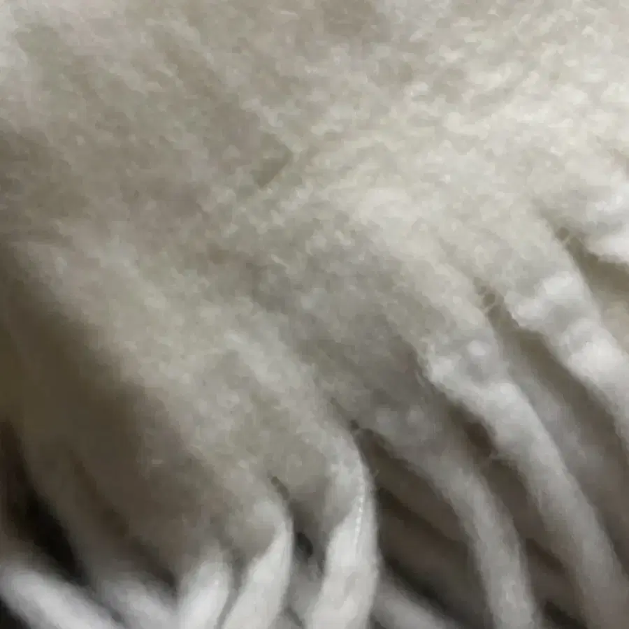 아이보리 목도리 팝니다 ( 뉴뉴 )