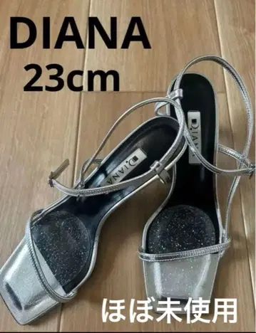 새상품급 다이애나 DIANA 스트랩 샌들 23cm 실버