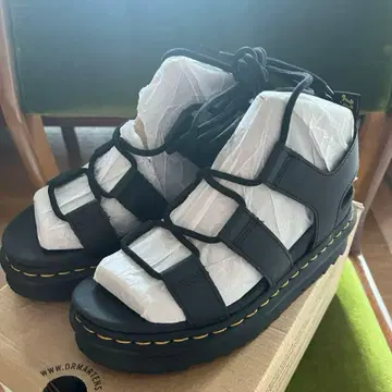 Dr. Martens NARTILLA 블랙 샌들 22~24
