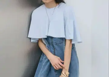 케이프풍 디자인 반팔 티셔츠 라이트 블루