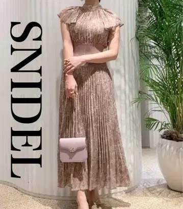 [새상품급] SNIDEL (스나이델) 허리 리브 프린트 원피스 롱 S
