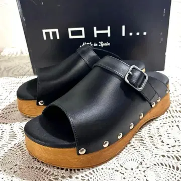 새상품 MOHI 모히 클로그 샌들 스터드 우드 밑창 블랙 박스 포함