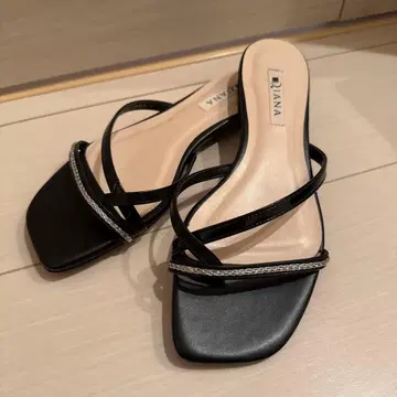 DIANA 샌들 블랙 스트랩