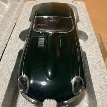 AUTOart 재규어 E-타입 쿠페 1/18