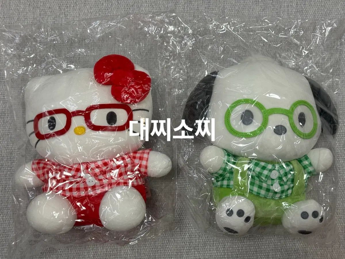 (새상품) 산리오 헬로키티 포차코 너드 봉제인형 25cm