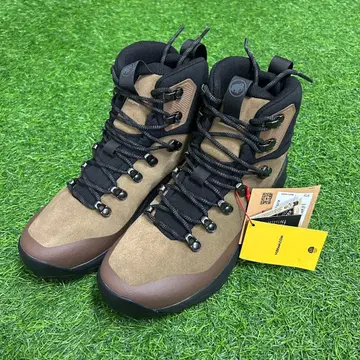 대폭 할인 중 새상품 마무트 듀칸 3 GTX 등산화 23.5cm