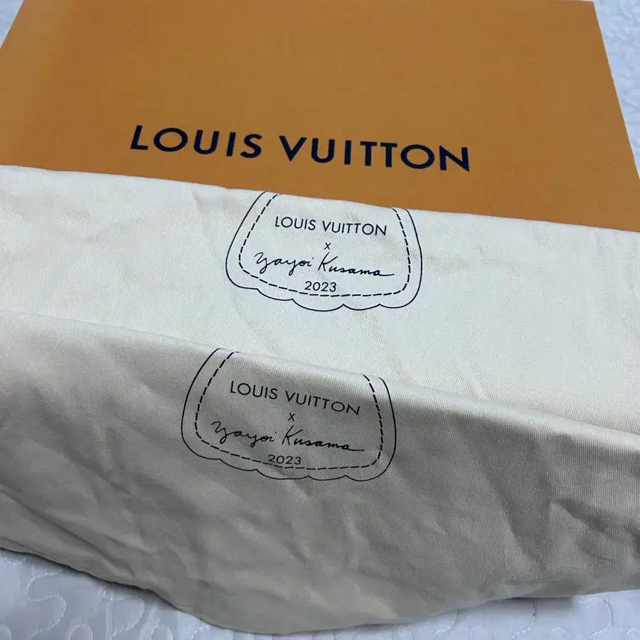 Louis Vuitton x Yayoi Kusama 2023 상자