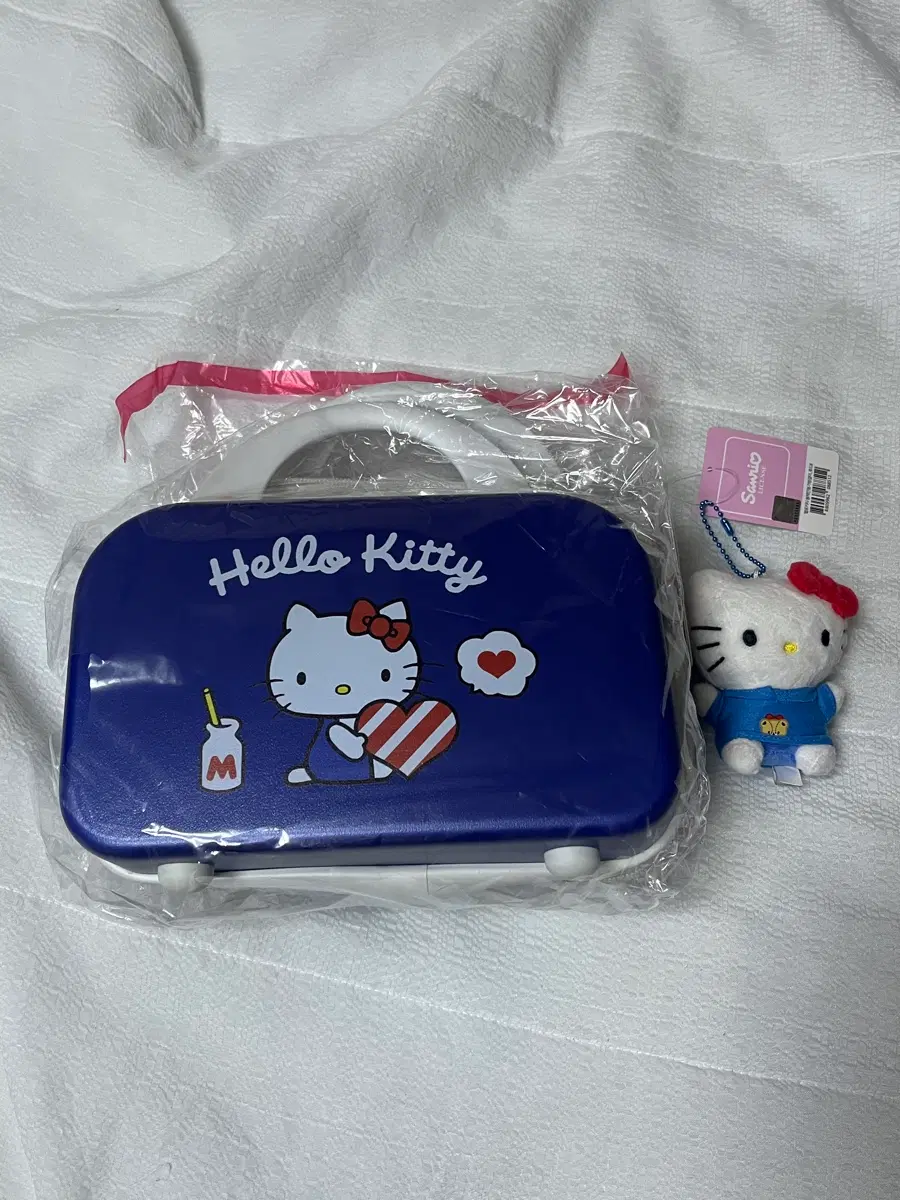산리오 캐리어 파우치 미니 인형 키링 세트로 판매합니다!