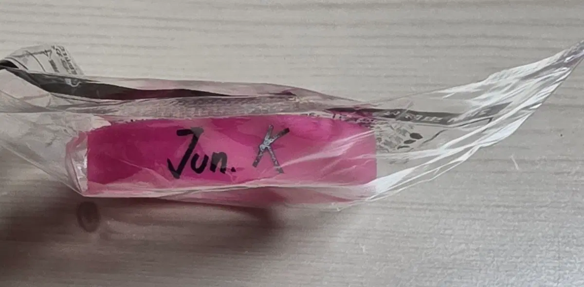 준케이 팔찌, 투피엠 뱃지