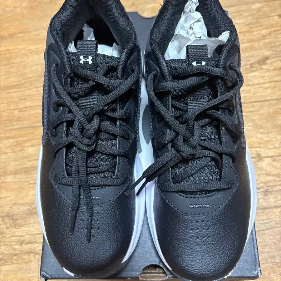 (새상품)언더아머 GS Lockdown 6 블랙 230