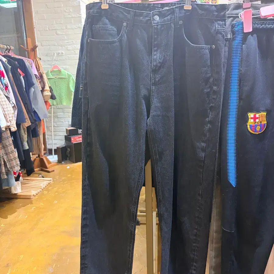 무탠다드 데님 팬츠 블랙