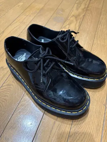 Dr. Martens 닥터마틴 3홀 통굽 에나멜