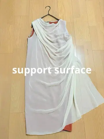 support surface 실크 드레이프 원피스