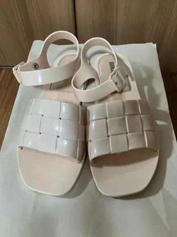 멜리사 바스켓 샌들 베이지 24cm