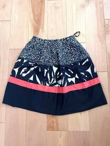 주말 세일 DKNY 여성용 스커트 사이즈 4