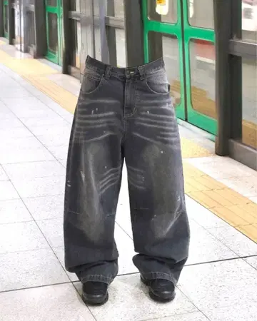 BELVET 와이드 실루엣 데님 팬츠 블랙 페인트 가공