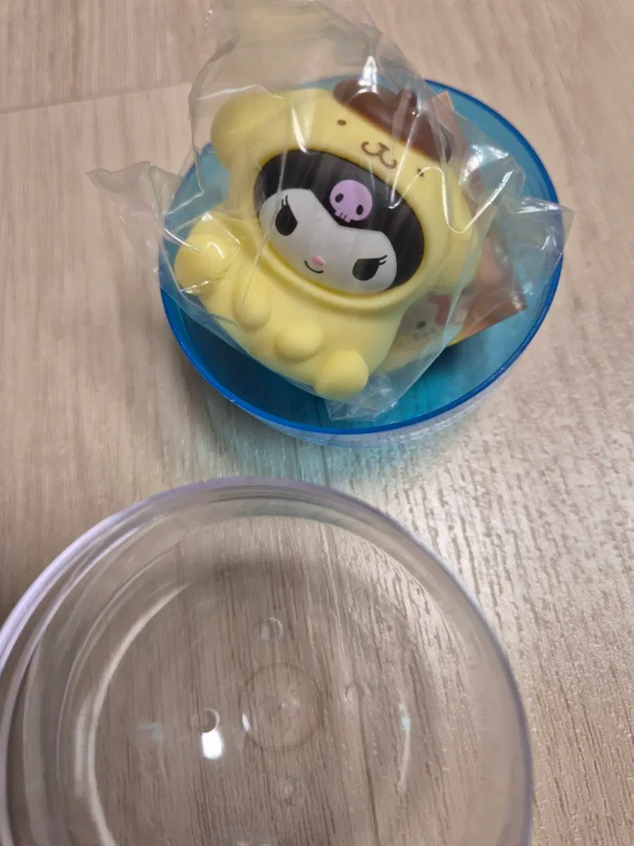 새제품 산리오오뚜기운세가챠