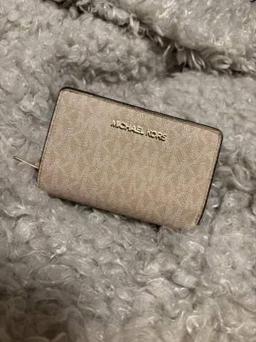 MICHAEL KORS 모노그램 접이식 지갑