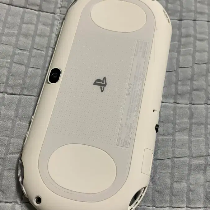 소니 PS비타 PS Vita 2세대 화이트 컬러 팝니디.