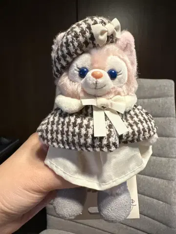 [ 사진상 현물 발송 ] 상하이 디즈니 리나벨 탐정 인형 배지 새상품
