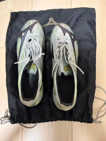 MIZUNO 축구 스파이크 신발