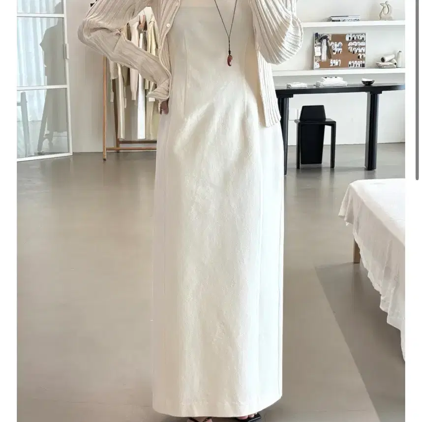 H8 에이치에이트 bell dress 벨 드레스