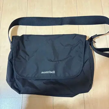 몽벨 숄더백 블랙