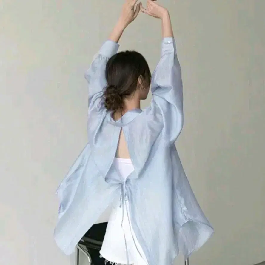 리본 하늘색 화이트셔츠