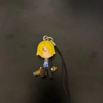 ONE PIECE 상디 스트랩 피규어
