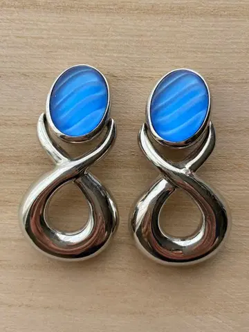 기 라로슈 실버 컬러 귀찌