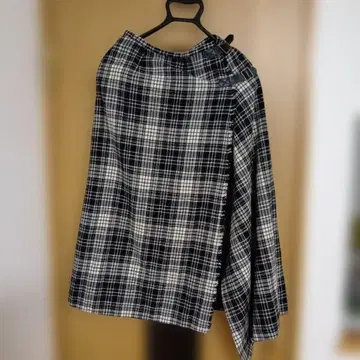 체크 무늬 랩스커트 롱 기장