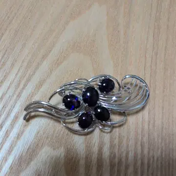 실버 컬러 퍼플 스톤 브로치