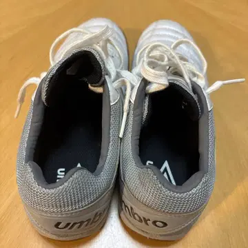 UMBRO 풋살화 화이트 25cm