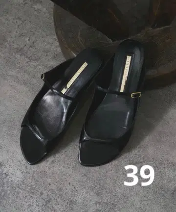 BRENTELLA (브렌텔라) 뮬 샌들 블랙 39