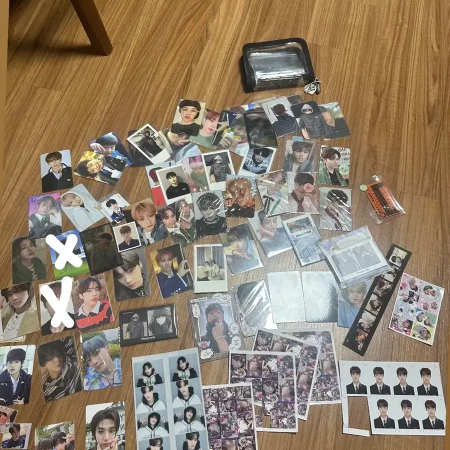 굿즈들 처분합니다 공식 비공식 섞여있어요 가격은 제시 받습니다 싸게 드려요. 더보이즈 엔시티드림 TIOT 제베원 보넥도