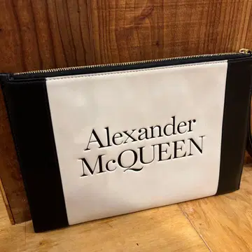 Alexander McQueen 클러치백