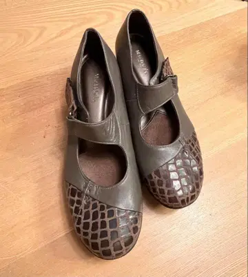 모네 여성용 웨지솔 펌프스 브라운 그레이