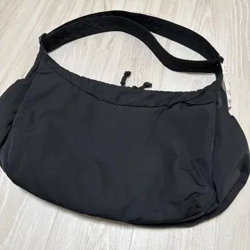 유니클로 퍼피 숄더백
