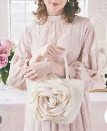 메종 드 플뢰르 Maison de FLEUR 빅 로즈 토트백 꽃