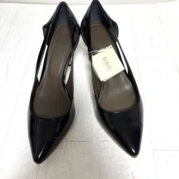 새상품급 자유구 블랙 하이힐 블랙 소가죽 23.5cm
