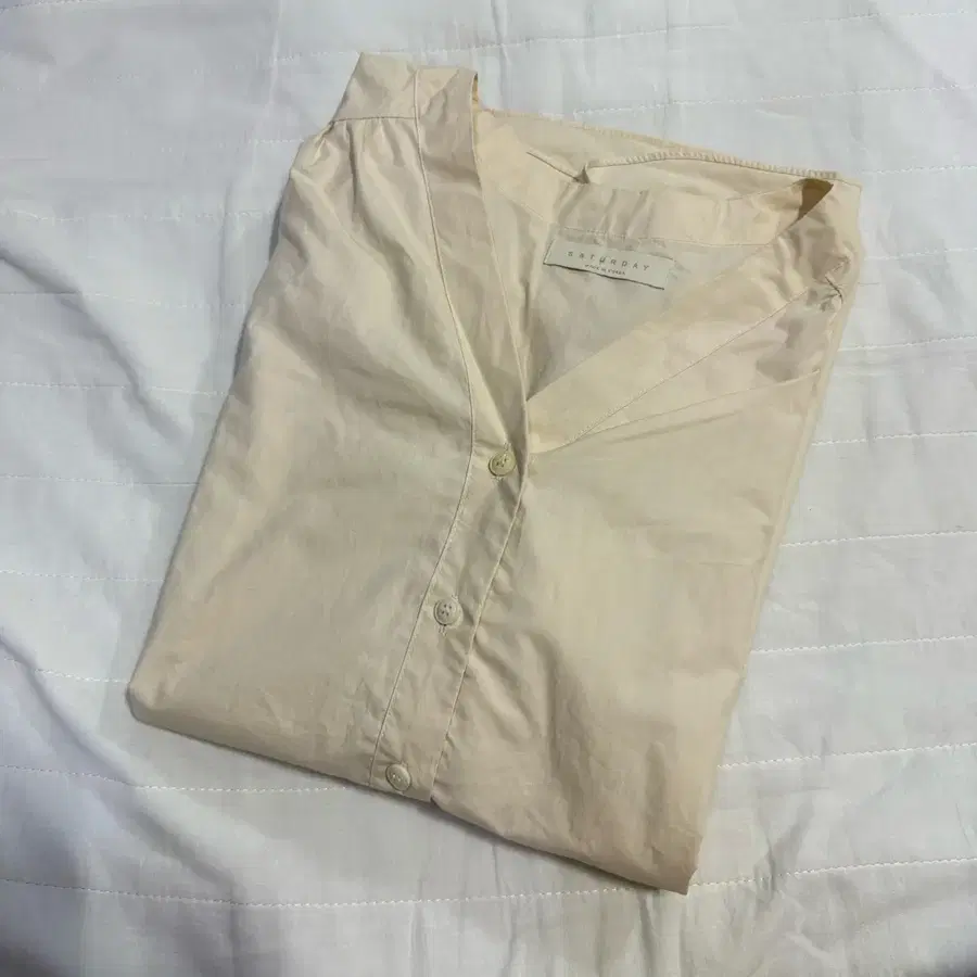 퍼프 반팔 블라우스