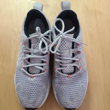 Under Armour HOVR Revenant Sportstyle
