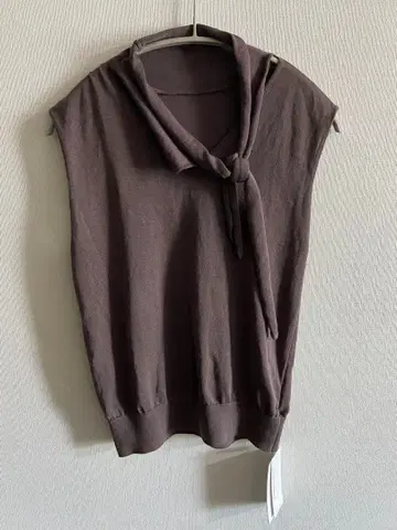 [ 미사용 ] 프레이 아이디 넥슬릿 리본 상의